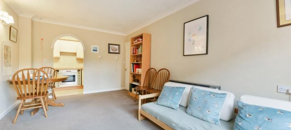 1 bedroom Apartment in Surbiton, United Kingdom No. 9976 4