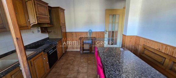 6 rooms Apartment in Massa, Italy No. 298737 3
