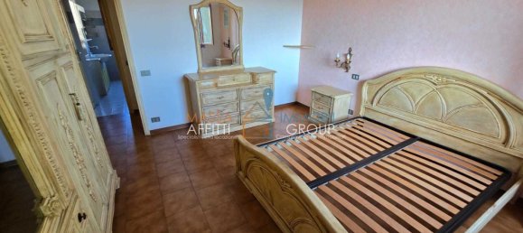 6 rooms Apartment in Massa, Italy No. 298737 17