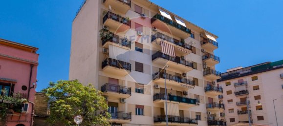 3 bedrooms Apartment in Palermo, Italy No. 83410 40