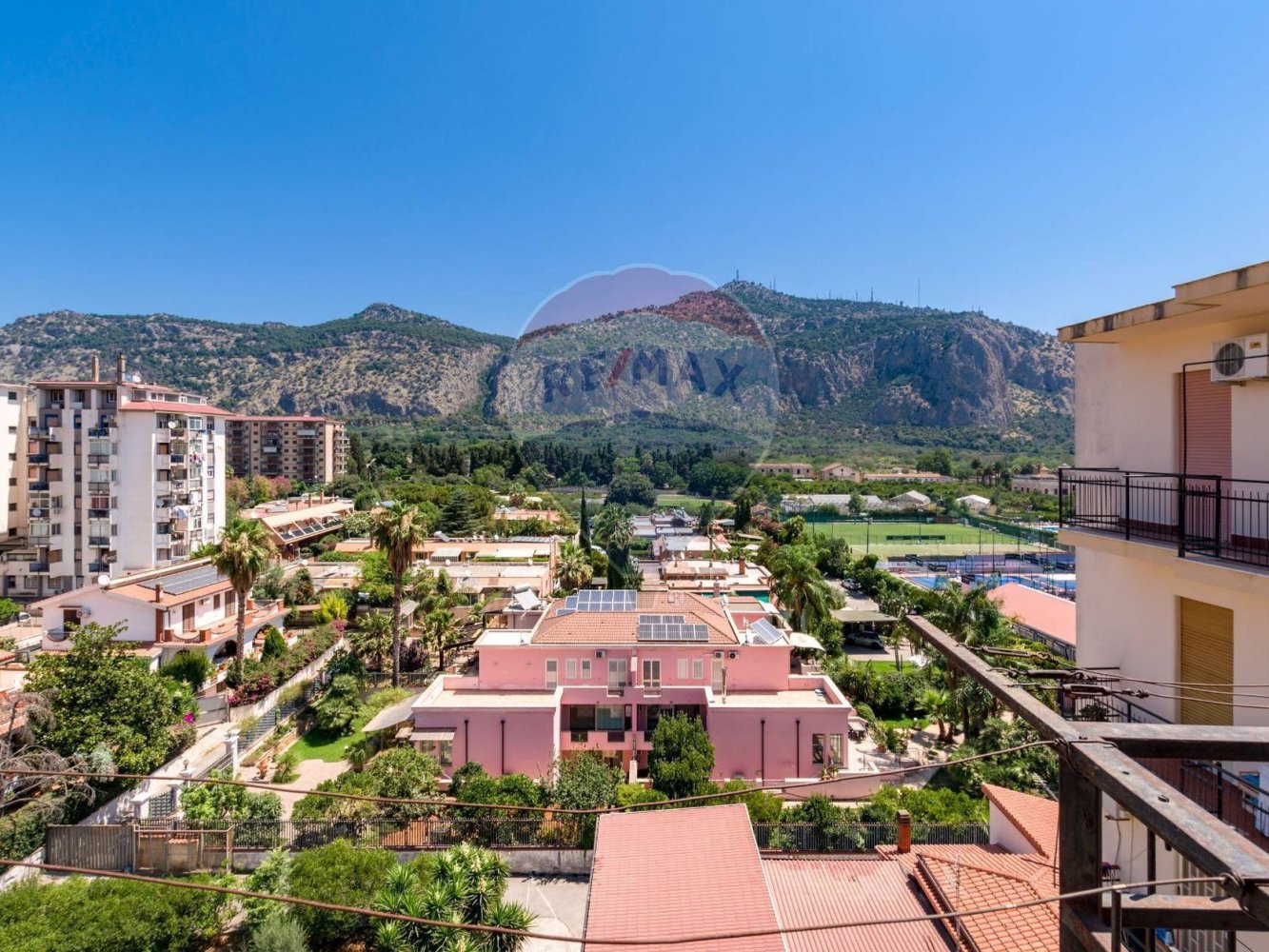 3 bedrooms Apartment in Palermo, Italy No. 83410