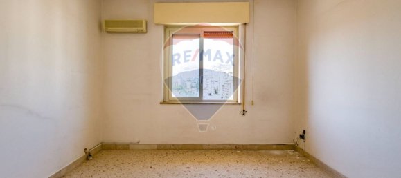 3 bedrooms Apartment in Palermo, Italy No. 83410 18