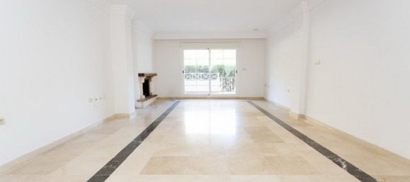 3 bedrooms Apartment in Marbella, Spain No. 102461 8