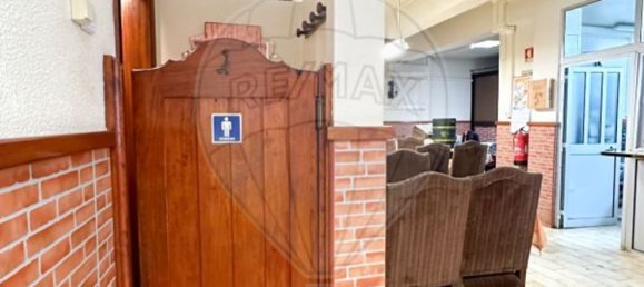 125m² Commercial property in Cartaxo, Portugal No. 64963 16