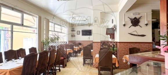 125m² Commercial property in Cartaxo, Portugal No. 64963 2