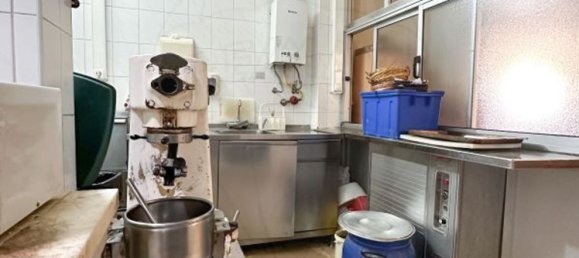 125m² Commercial property in Cartaxo, Portugal No. 64963 11