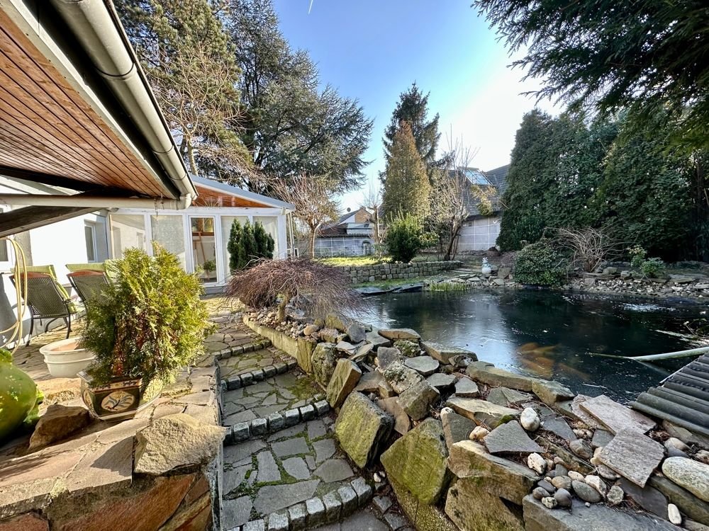 4 rooms Bungalow in Oberhausen, Germany No. 36945