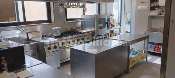 5 rooms Commercial property in Parma, Italy No. 104361 9