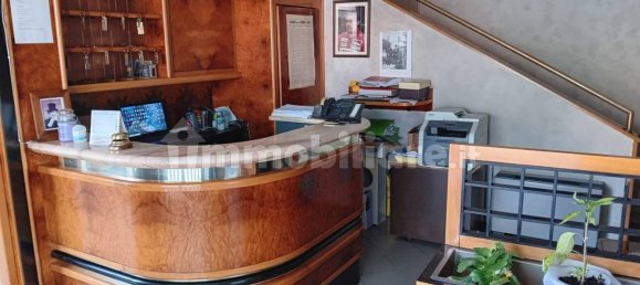 5 rooms Commercial property in Parma, Italy No. 104361 3