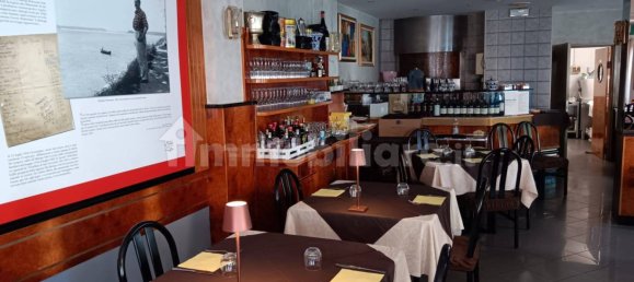 5 rooms Commercial property in Parma, Italy No. 104361 6