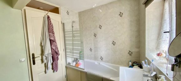 3 bedrooms House in Vienne, France No. 340079 8