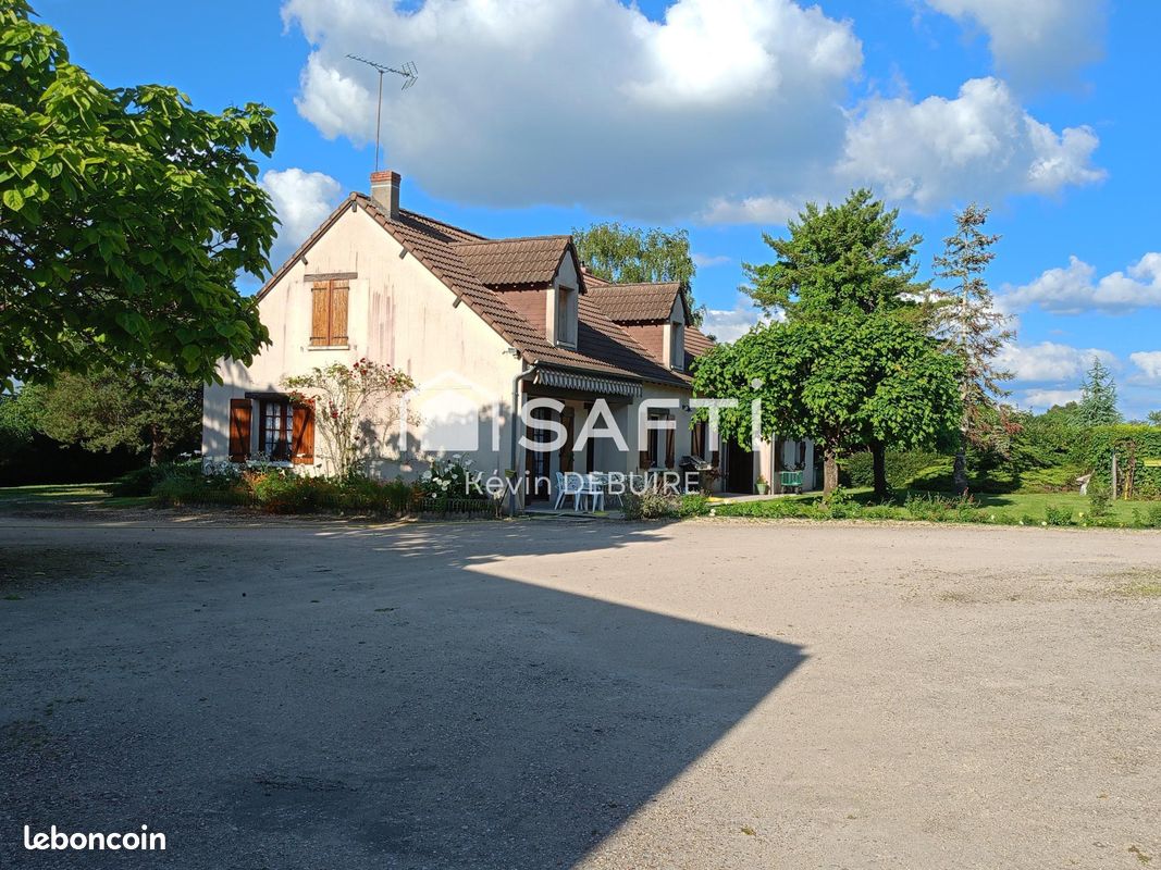 4 غرف نوم منزل في Ange, France رقم 228131