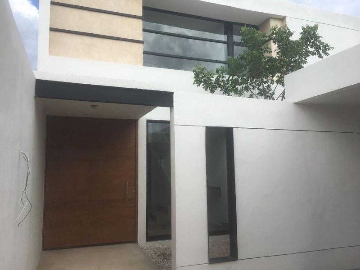 Casa de 3 dormitorios en Mérida, Mexico No. 42578