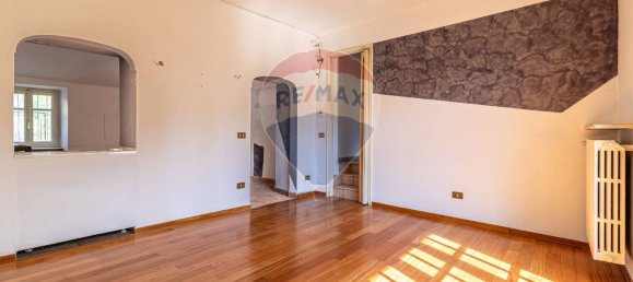 4 bedrooms House in Strona, Italy No. 371953 10
