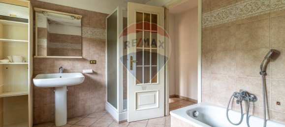 4 bedrooms House in Strona, Italy No. 371953 18