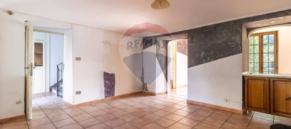 4 bedrooms House in Strona, Italy No. 371953 6