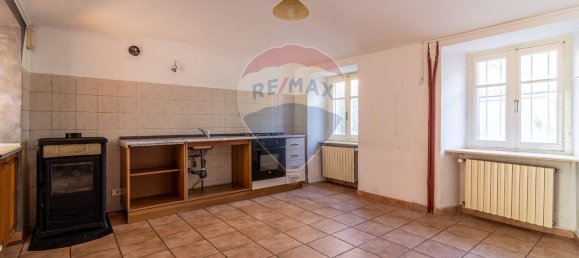 4 bedrooms House in Strona, Italy No. 371953 7