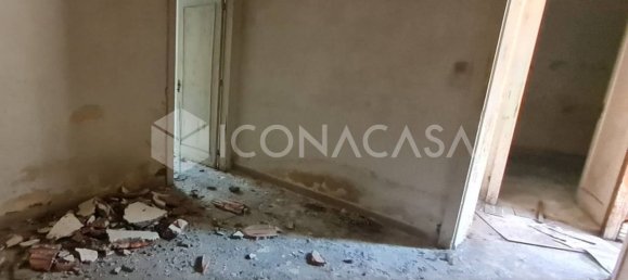 Casa de 4 habitaciónes en Santa Teresa di Riva, Italy No. 19071 45