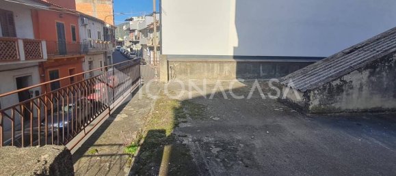 Casa de 4 habitaciónes en Santa Teresa di Riva, Italy No. 19071 2