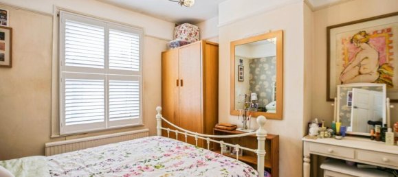 2 Schlafzimmer Haus in Kenley, United Kingdom, Nr. 8037 4