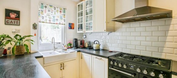 2 Schlafzimmer Haus in Kenley, United Kingdom, Nr. 8037 8