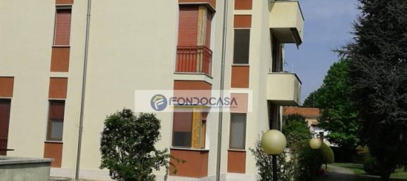 4 rooms Apartment in Vigevano, Italy No. 172783 17