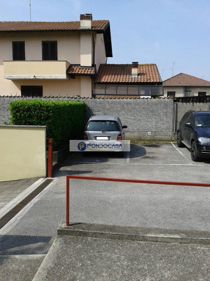 4 rooms Apartment in Vigevano, Italy No. 172783