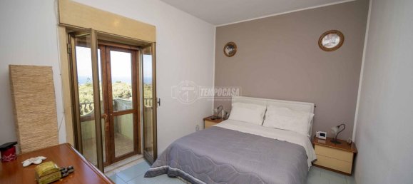 Дом с 4 комнатами в Мессина, Италия № 132460 15