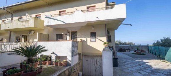 Дом с 4 комнатами в Мессина, Италия № 132460 10