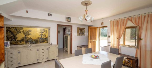 Дом с 4 комнатами в Мессина, Италия № 132460 6