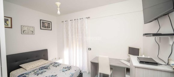 Дом с 4 комнатами в Мессина, Италия № 132460 14