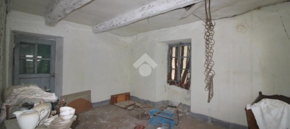 8 rooms House in San Giorgio Scarampi, Italy No. 114733 13