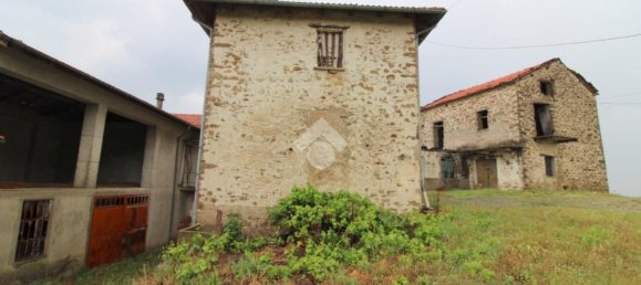 8 rooms House in San Giorgio Scarampi, Italy No. 114733 2