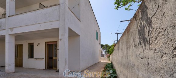 3 rooms Apartment in Taviano, Italy No. 232750 3