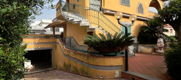 Villa de 9 habitaciónes en Castel Volturno, Italy No. 115201 8