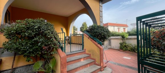 Villa de 9 habitaciónes en Castel Volturno, Italy No. 115201 14