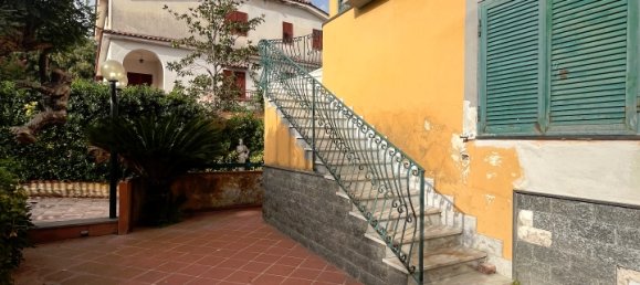 Villa de 9 habitaciónes en Castel Volturno, Italy No. 115201 7