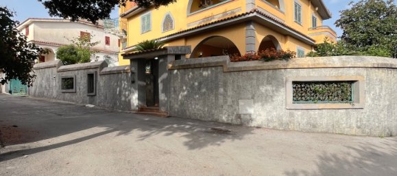 Villa de 9 habitaciónes en Castel Volturno, Italy No. 115201 3