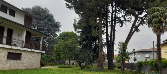 5 rooms Villa in Canegrate, Italy No. 23798 6