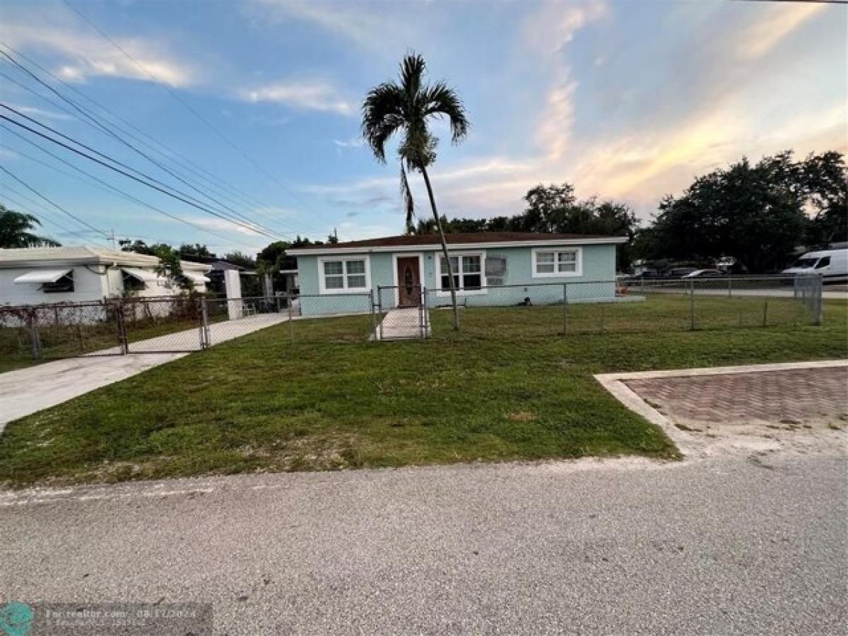 Дом с 3 спальнями в Форт-Лодердейл, США № 395144