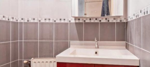 Casa de 3 dormitorios en Rhone, France No. 240298 7