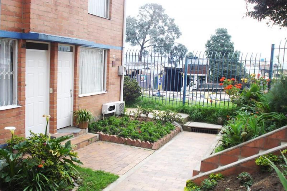 3 bedrooms House in Bogota, Colombia No. 13423