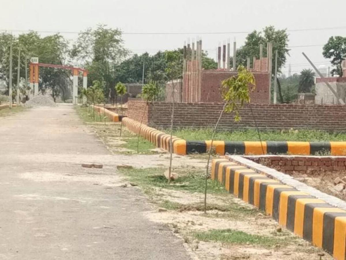  Land in Lucknow, India No. 36393