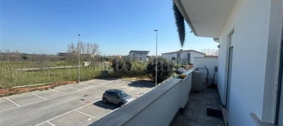 Apartamento de 2 dormitorios en Fiumicino, Italy No. 359152 4