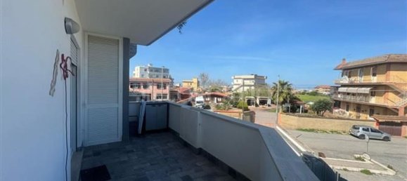 Apartamento de 2 dormitorios en Fiumicino, Italy No. 359152 5