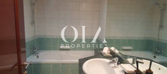 4 bedrooms Villa in Abu Dhabi, UAE No. 20120 17