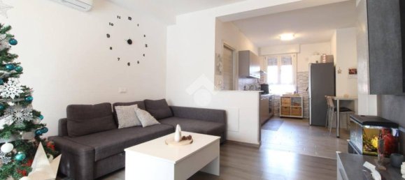 2 bedrooms Apartment in Cadelbosco di Sopra, Italy No. 168675 2