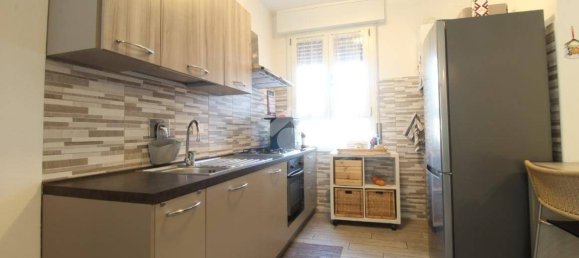 2 bedrooms Apartment in Cadelbosco di Sopra, Italy No. 168675 5