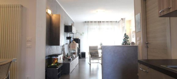 2 bedrooms Apartment in Cadelbosco di Sopra, Italy No. 168675 9