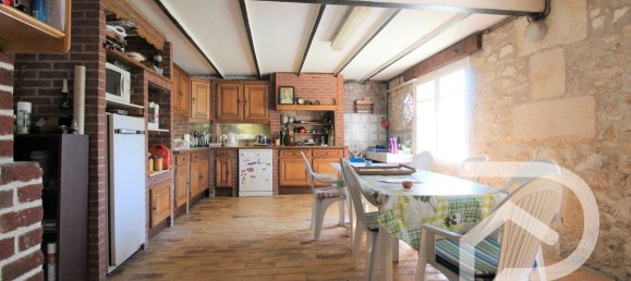 6 bedrooms House in Clermont, France No. 330300 2